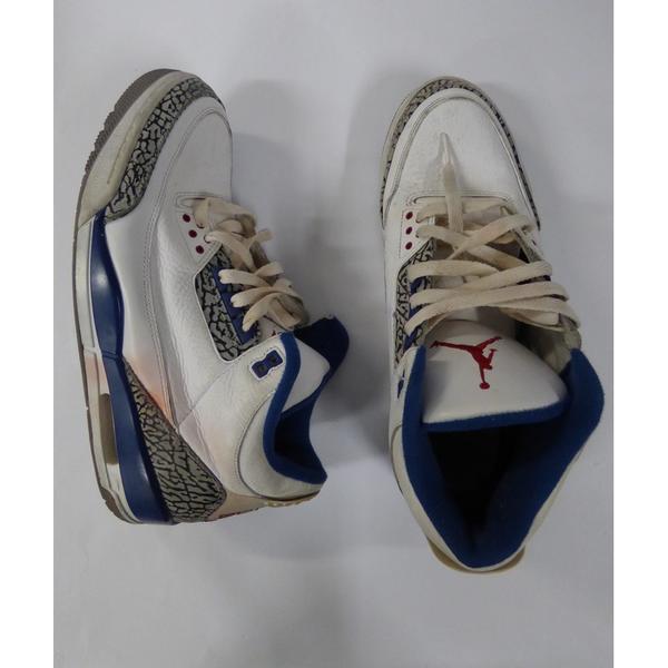 Air Jordan IIIs